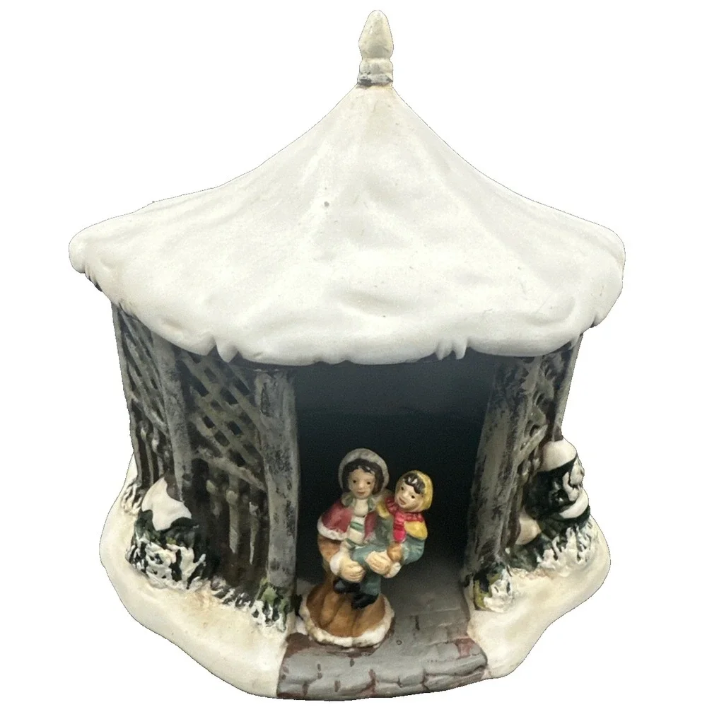 Currier & Ives Porcelain Gazebo Museum of the City of New York Rare 5.5